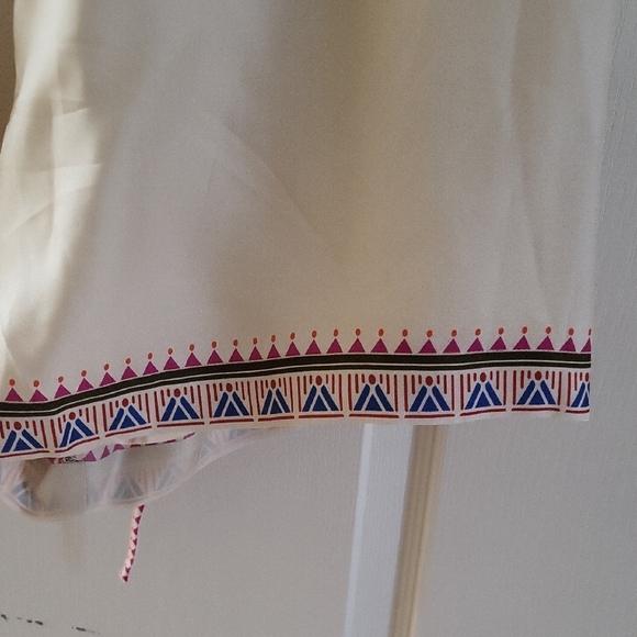 Johnny Was Cream Floral Women's Shorts - Picture 9 of 11